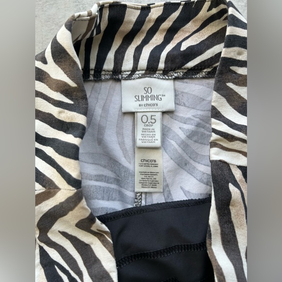 Chicos Super Slimming Crop Pants - Picture 5 of 11